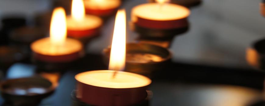 Betekenisgeving en rituelen bij persisterende en traumatische rouw